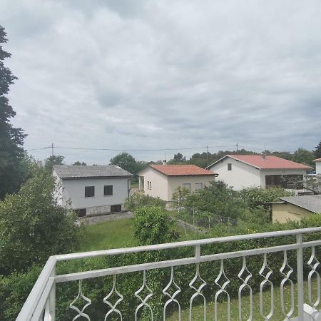 Apartments Victoria Савудрия Екстериор снимка
