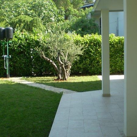 Apartments Victoria Савудрия Екстериор снимка