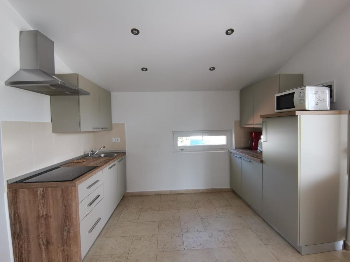 Apartments Victoria Савудрия Екстериор снимка