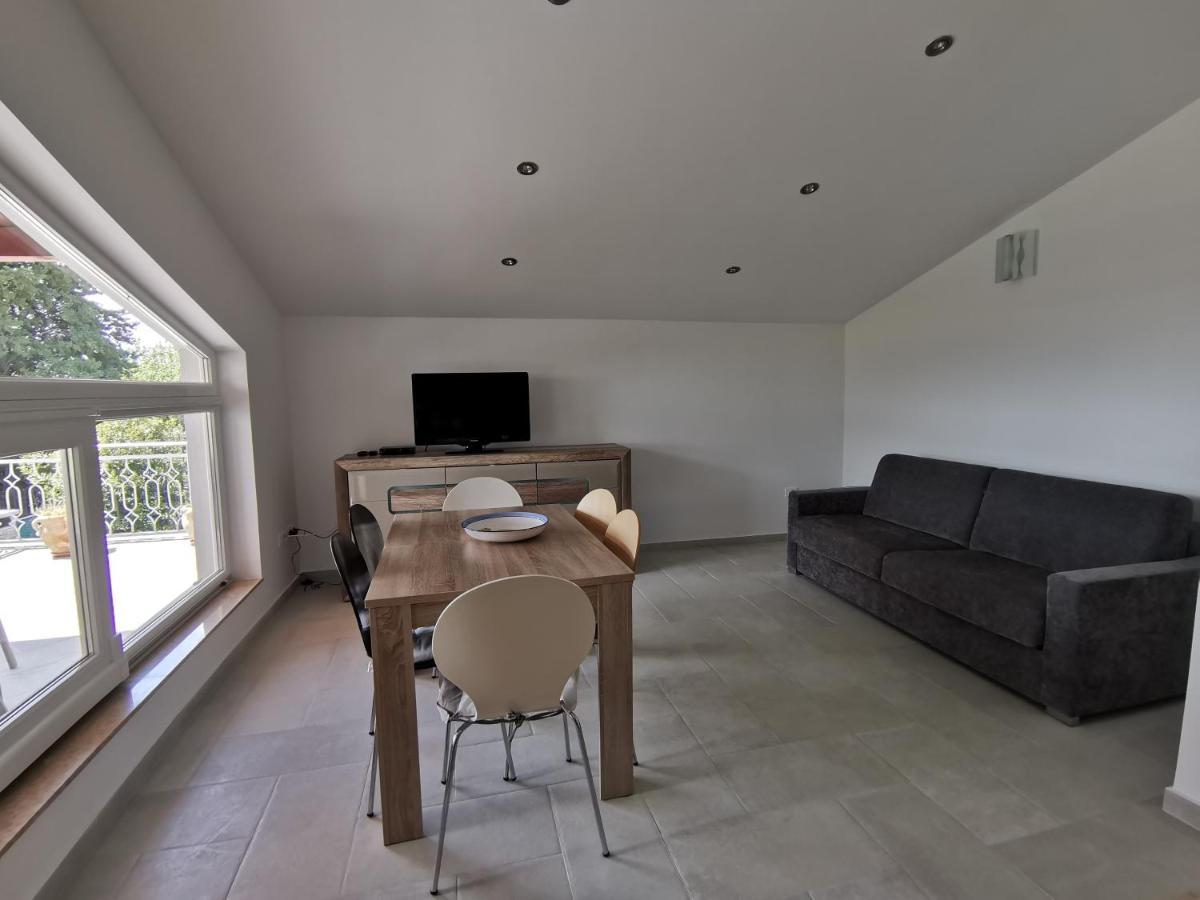 Apartments Victoria Савудрия Екстериор снимка