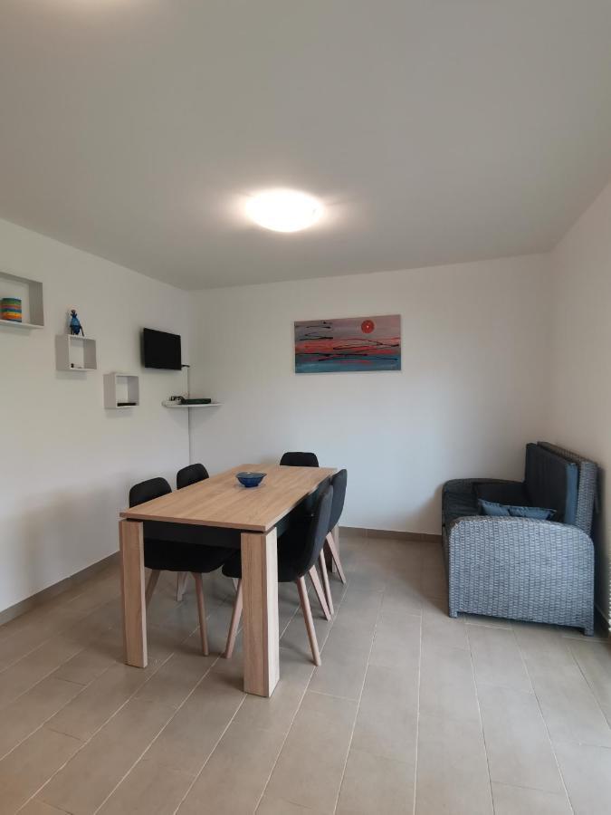 Apartments Victoria Савудрия Екстериор снимка